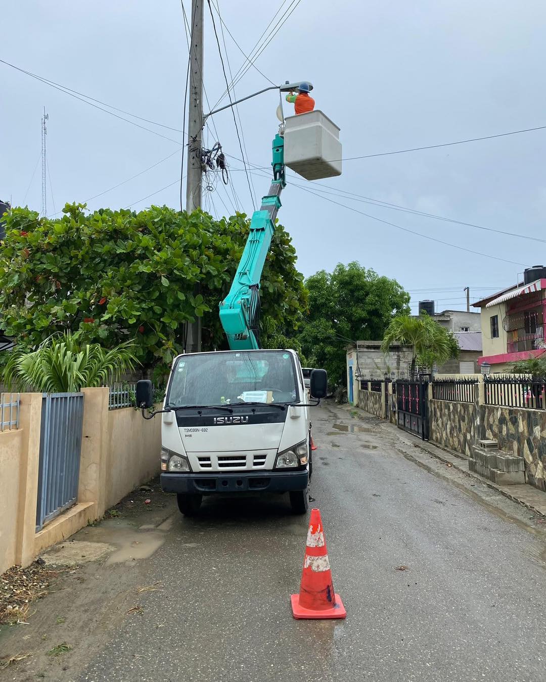 ALUMBRADO EN ISLABON